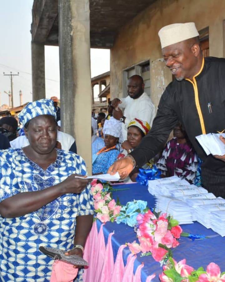 Federal lawmaker empowers 1,050 widows in Kwara