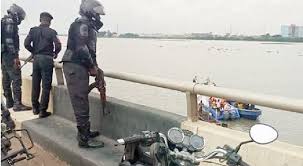BREAKING: Another man jumps from cab into Lagos Lagoon