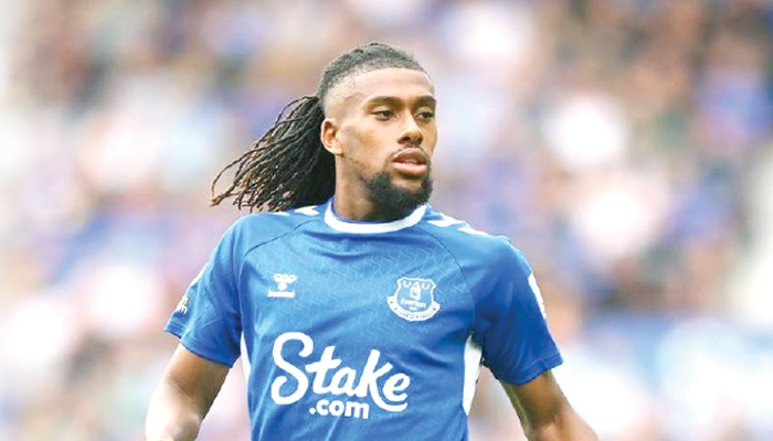 Iwobi poised to continue with Everton