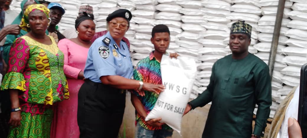 Kwara begins distribution of 250,000 bags of rice palliatives in first phase