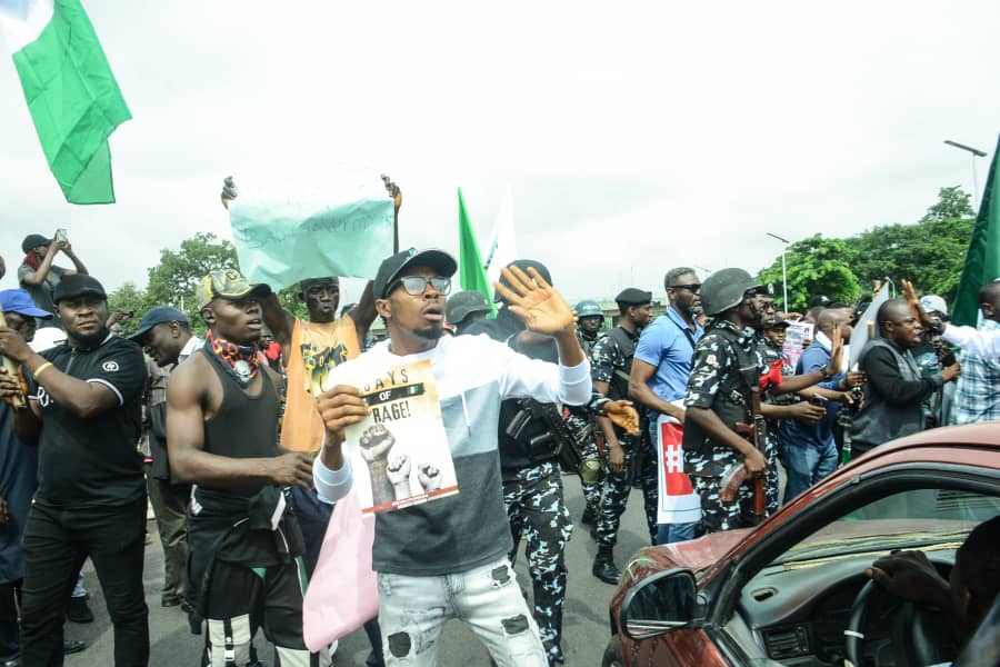 ‘Hunger dey o’: Police Tear-Gas Protesters in Abuja, Thugs Threaten in Lagos on Day 2