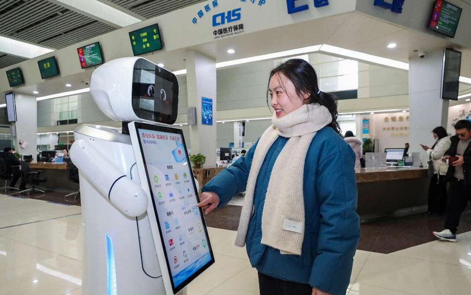 AI technology boosts efficiency of government services in China